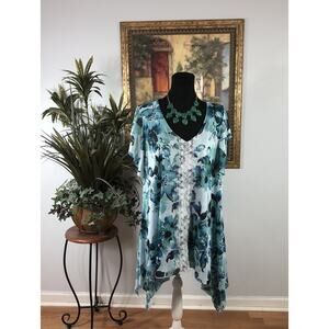 One World Women’s 1X Turquoise Floral V-Neck Flutter Sleeve Sharkbite Hem Tunic